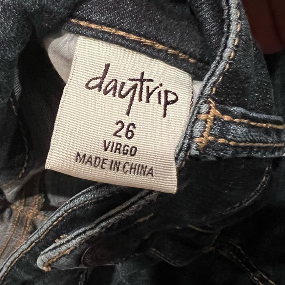 Buckle Daytrip Virgo Jeans - Picture 13 of 16